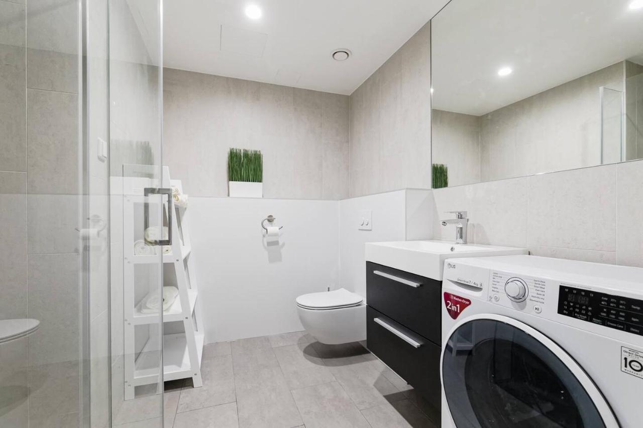 Central Apartments, Quiet With Free Parking And Ac. Tallinn Exterior foto
