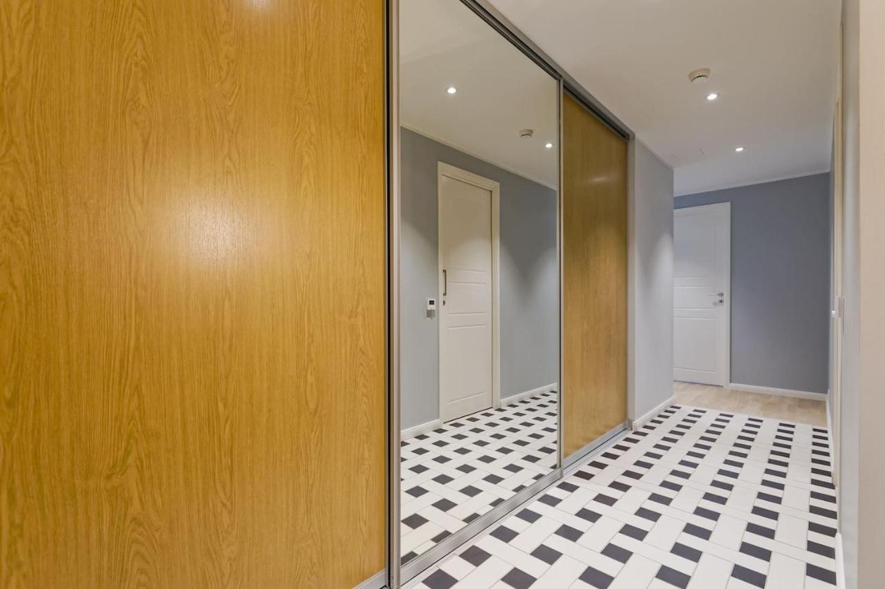 Central Apartments, Quiet With Free Parking And Ac. Tallinn Exterior foto
